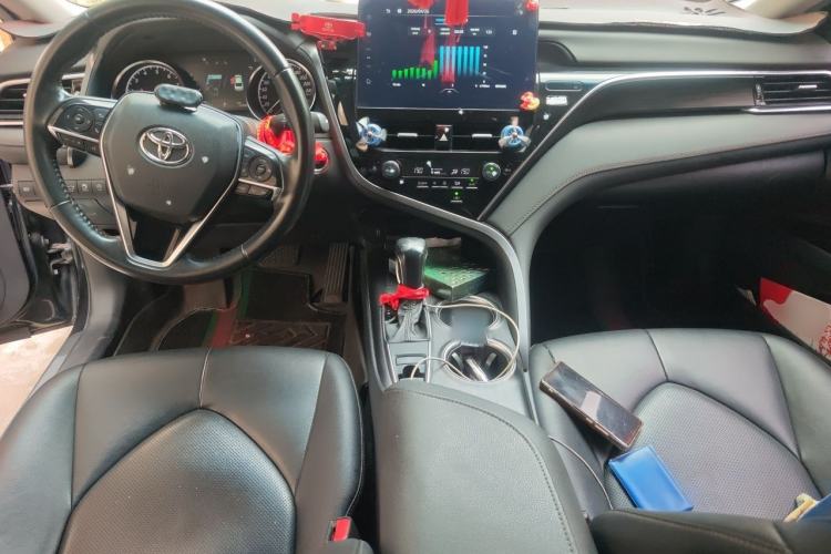 Used Toyota Camry 2021 2.0G Luxury Edition Center Console