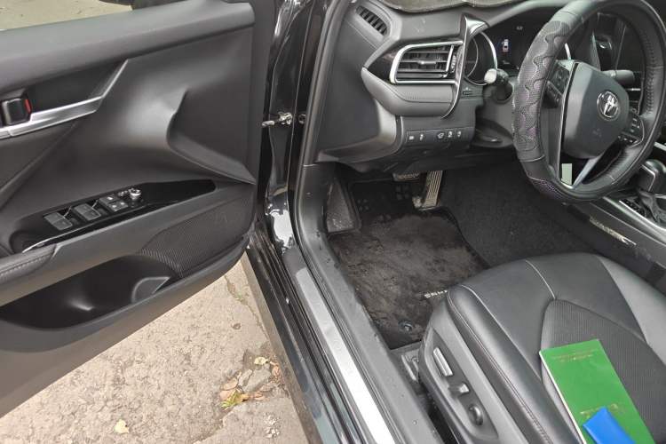 Used Toyota Camry 2021 2.0G Luxury Edition Driver Seat