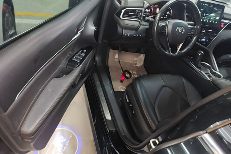 Used Toyota Camry 2021 2.5G Luxury Edition Driver Seat