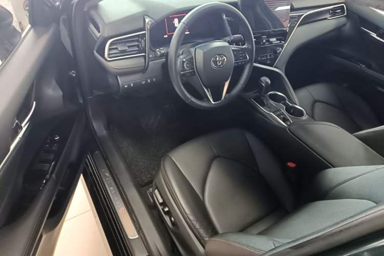 Used Toyota Camry 2021 2.5G Luxury Edition Driver Seat