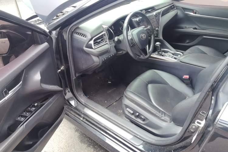 Used Toyota Camry 2021 2.0G Luxury Edition Driver Seat