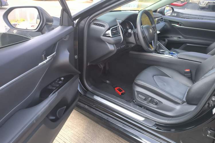 Used Toyota Camry 2021 2.0S FENGSHANG Edition Driver Seat