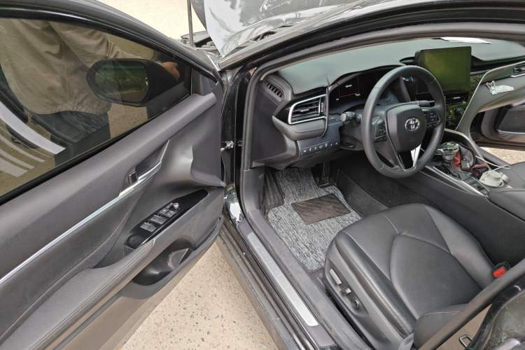 Used Toyota Camry 2021 2.5G Luxury Edition Driver Seat