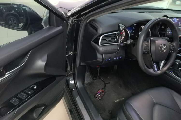 Used Toyota Camry 2021 2.0G Luxury Edition Driver Seat