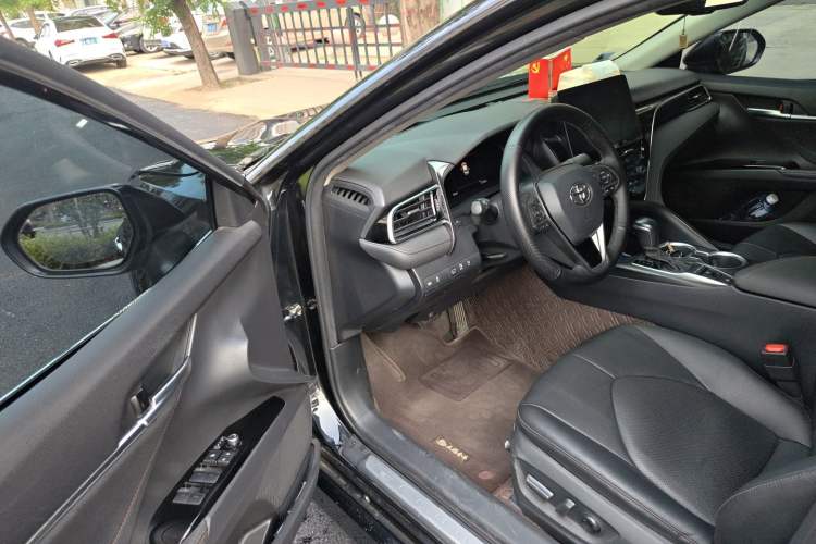 Used Toyota Camry 2021 2.5G Luxury Edition Driver Seat