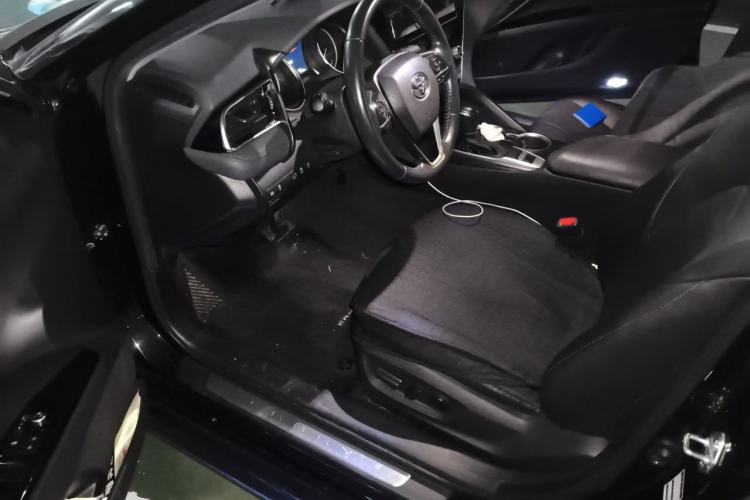 Used Toyota Camry 2021 2.0G Luxury Edition Driver Seat