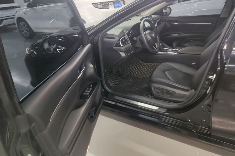 Used Toyota Camry 2021 2.5G Luxury Edition Driver Seat