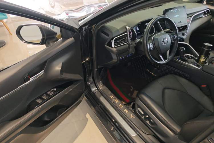 Used Toyota Camry 2021 2.0G Luxury Edition Driver Seat