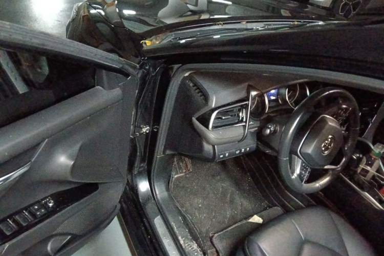 Used Toyota Camry 2021 2.0G Luxury Edition Driver Seat