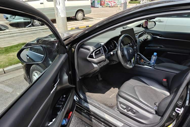 Used Toyota Camry 2021 2.0G Luxury Edition Driver Seat