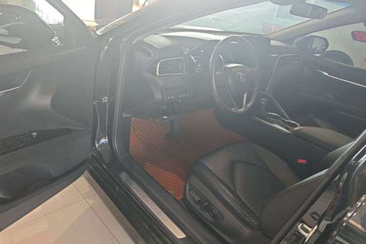 Used Toyota Camry 2021 2.0G Luxury Edition Driver Seat
