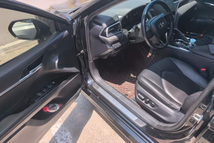 Used Toyota Camry 2021 2.5G Luxury Edition Driver Seat