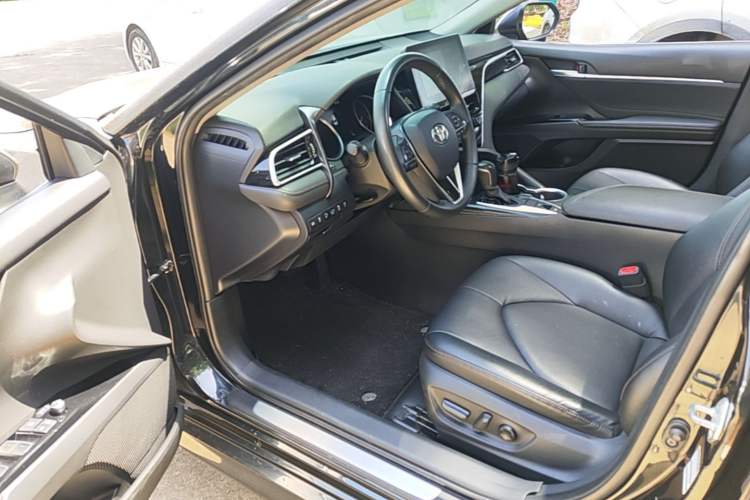 Used Toyota Camry 2021 2.0G Luxury Edition Driver Seat