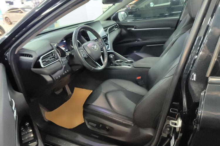 Used Toyota Camry 2021 2.0G Luxury Edition Driver Seat