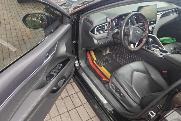 Used Toyota Camry 2021 2.0G Luxury Edition Driver Seat