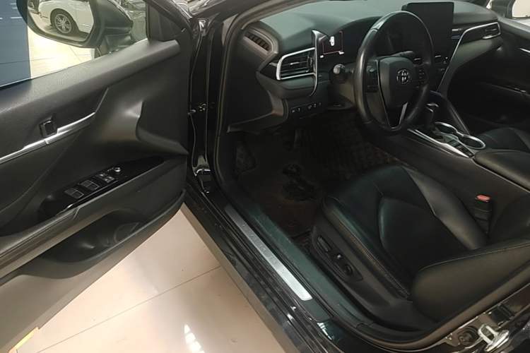 Used Toyota Camry 2021 2.5G Luxury Edition Driver Seat