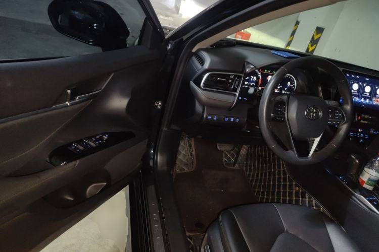 Used Toyota Camry 2021 2.5G Luxury Edition Driver Seat