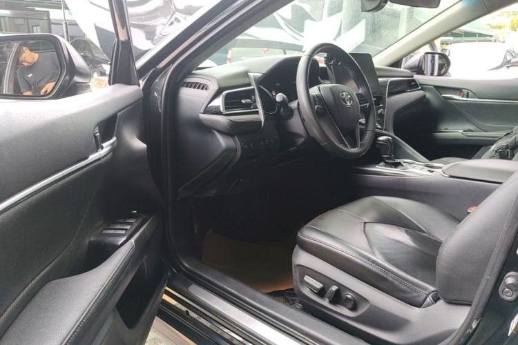 Used Toyota Camry 2021 2.0G Luxury Edition Driver Seat