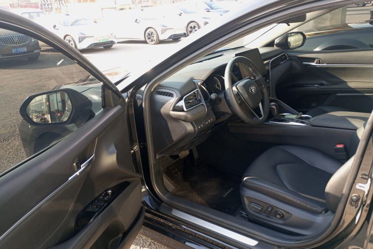 Used Toyota Camry 2021 2.0G Luxury Edition Driver Seat