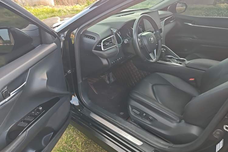Used Toyota Camry 2021 2.0G Luxury Edition Driver Seat