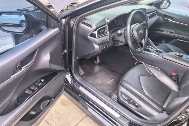 Used Toyota Camry 2021 2.5G Luxury Edition Driver Seat