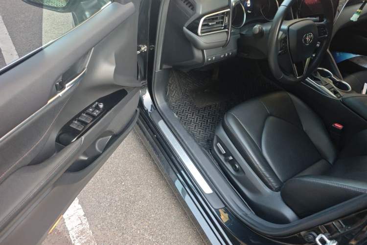 Used Toyota Camry 2021 2.0G Luxury Edition Driver Seat