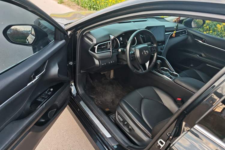 Used Toyota Camry 2021 2.0G Luxury Edition Driver Seat