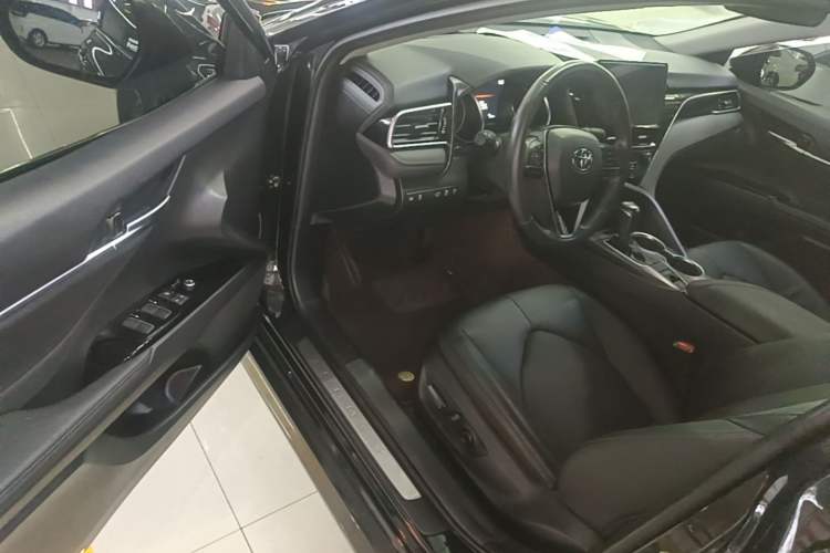 Used Toyota Camry 2021 2.0G Luxury Edition Driver Seat