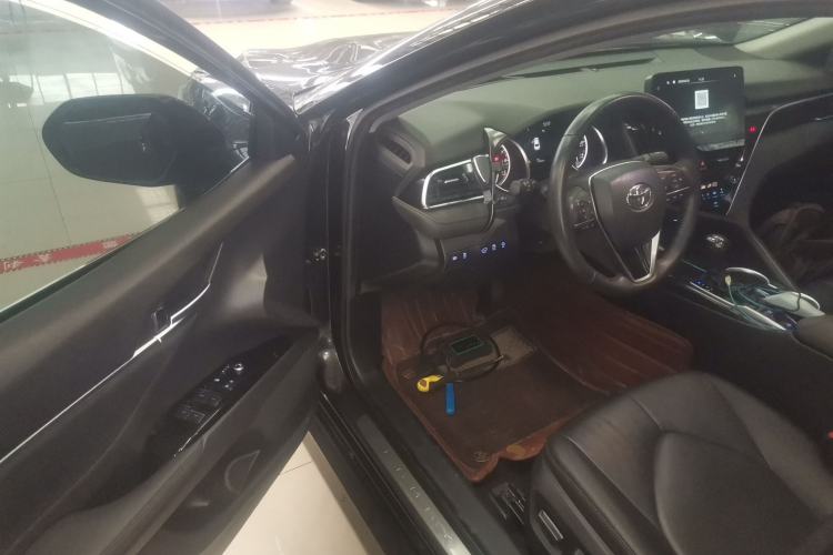 Used Toyota Camry 2021 2.0G Luxury Edition Driver Seat