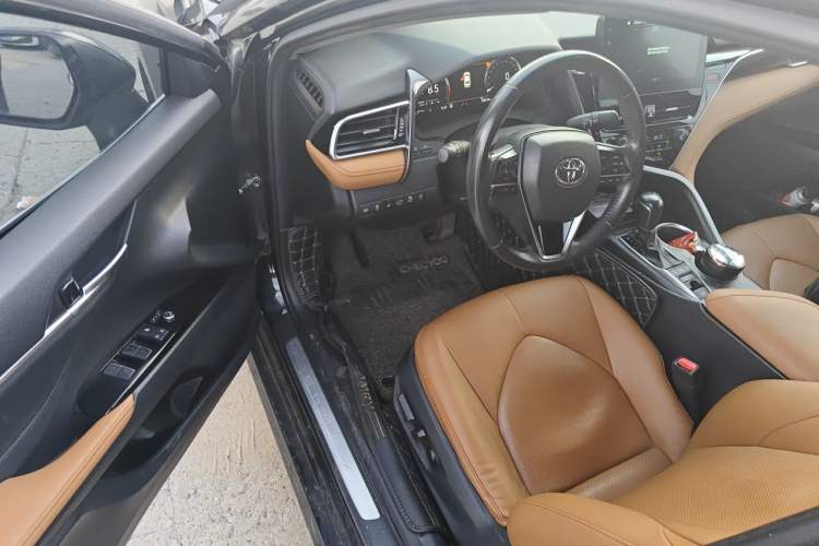 Used Toyota Camry 2021 2.5G Luxury Edition Driver Seat