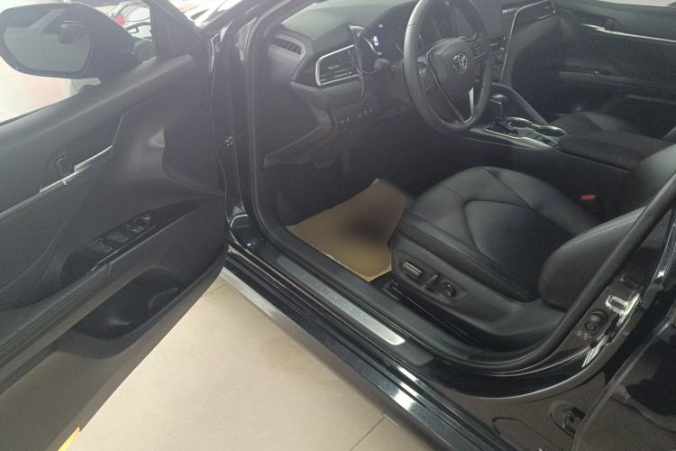 Used Toyota Camry 2021 2.0G Luxury Edition Driver Seat