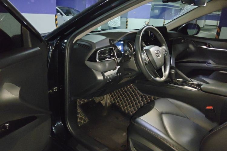 Used Toyota Camry 2021 2.0G Luxury Edition Driver Seat