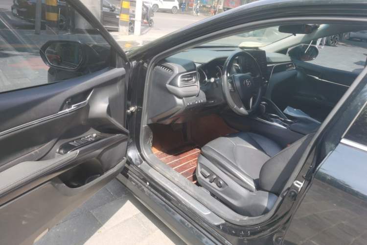 Used Toyota Camry 2021 2.0G Luxury Edition Driver Seat