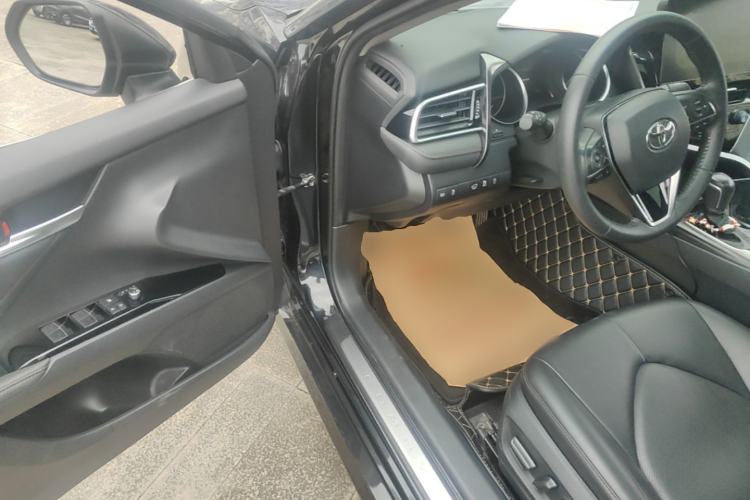Used Toyota Camry 2021 2.0G Luxury Edition Driver Seat