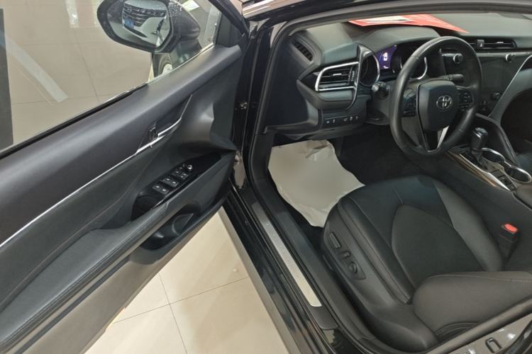 Used Toyota Camry 2021 2.0G Luxury Edition Driver Seat