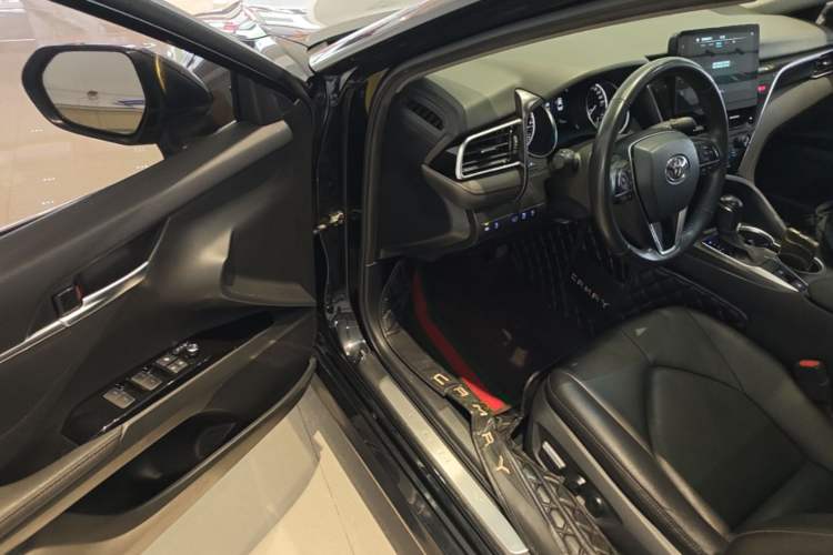 Used Toyota Camry 2021 2.0G Luxury Edition Driver Seat