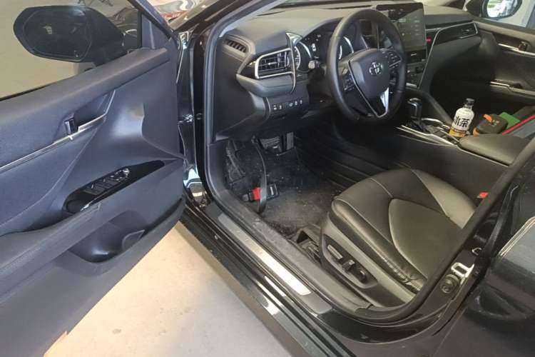 Used Toyota Camry 2021 2.0G Luxury Edition Driver Seat