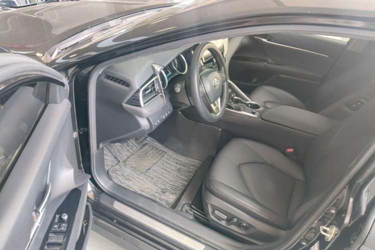 Used Toyota Camry 2021 2.0G Luxury Edition Driver Seat