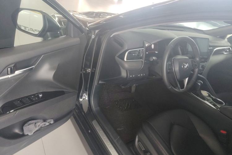 Used Toyota Camry 2021 2.5G Luxury Edition Driver Seat