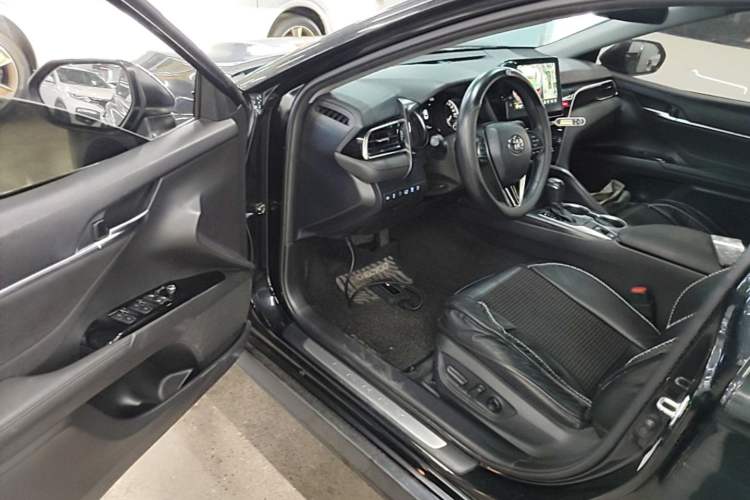 Used Toyota Camry 2021 2.0G Luxury Edition Driver Seat