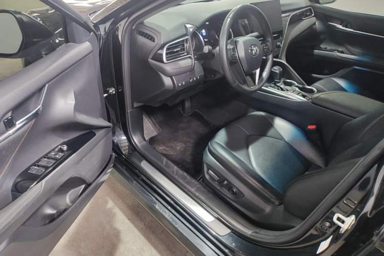 Used Toyota Camry 2021 2.0G Luxury Edition Driver Seat
