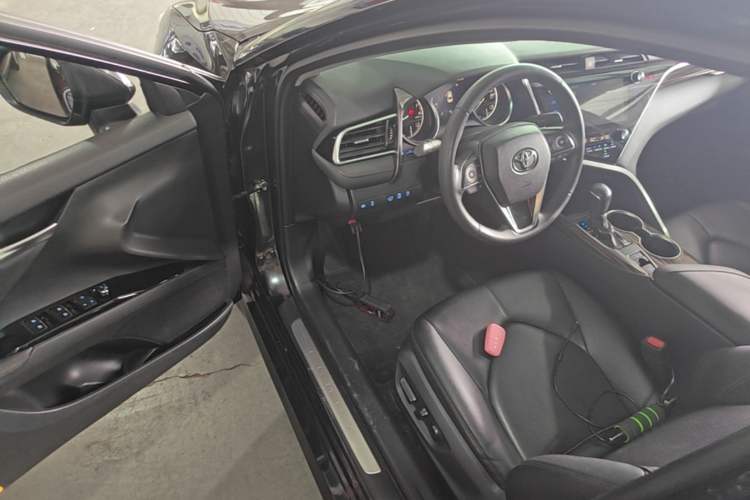 Used Toyota Camry 2021 2.0G Luxury Edition Driver Seat