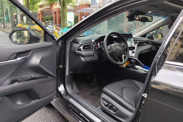 Used Toyota Camry 2021 2.5G Luxury Edition Driver Seat