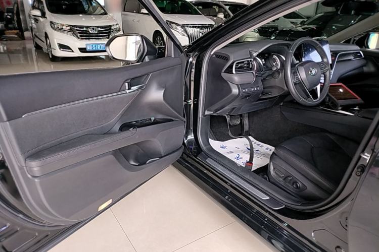 Used Toyota Camry 2021 2.0G Luxury Edition Driver Seat