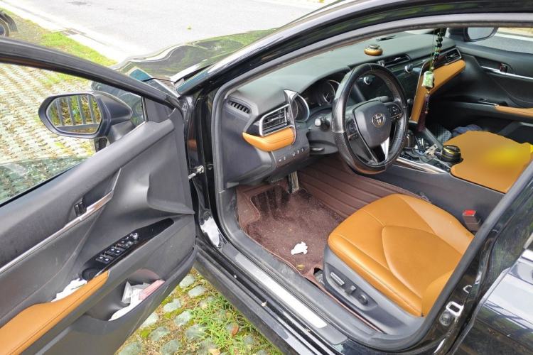 Used Toyota Camry 2021 2.0G Luxury Edition Driver Seat
