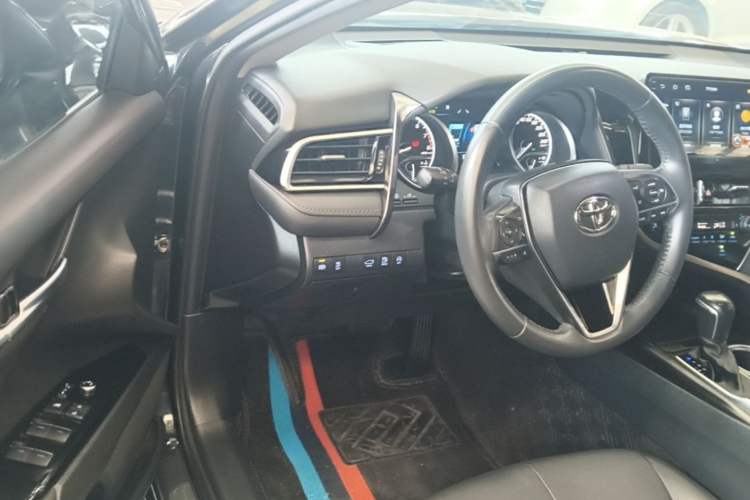 Used Toyota Camry 2021 2.0G Luxury Edition Driver Seat