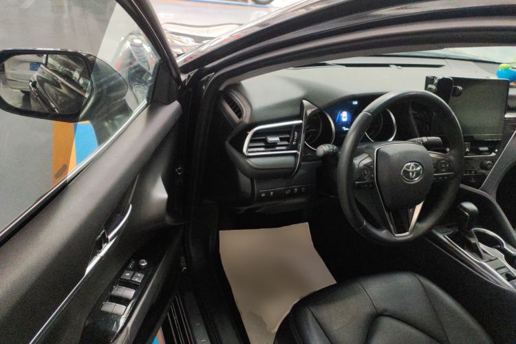 Used Toyota Camry 2021 2.0G Luxury Edition Driver Seat