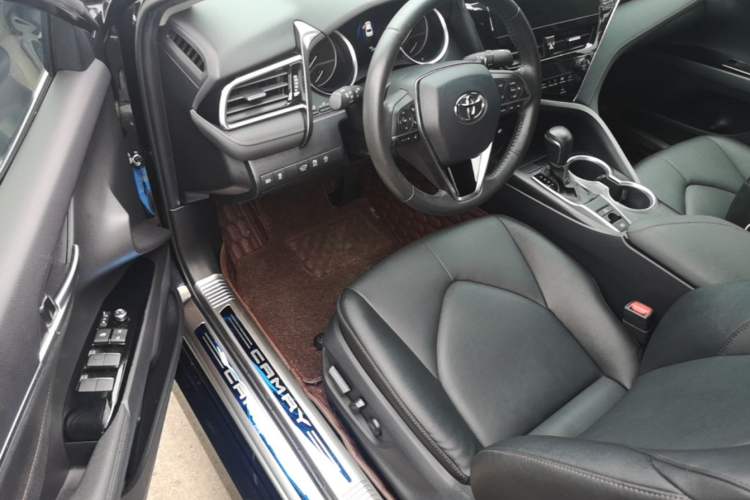 Used Toyota Camry 2021 2.0G Luxury Edition Driver Seat