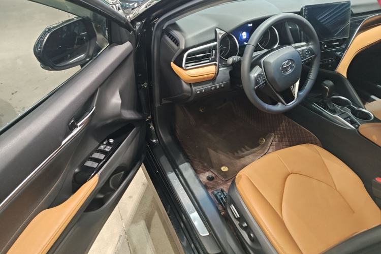 Used Toyota Camry 2021 2.0G Luxury Edition Driver Seat