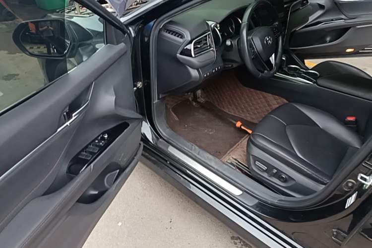 Used Toyota Camry 2021 2.0G Luxury Edition Driver Seat